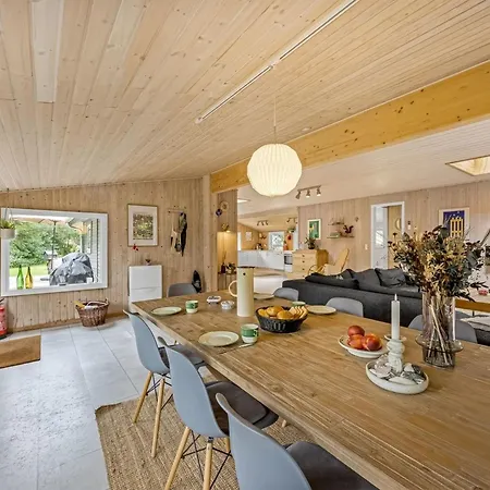 Semesterbostad Horsten - From The Sea By Interhome